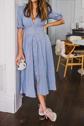 Vestido con mangas con nudo y botones